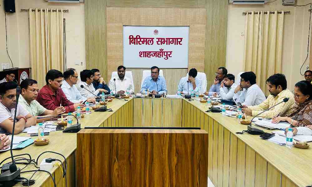 सीएम डैशबोर्ड पर शाहजहांपुर नंबर वन, रैंकिंग गिरने पर होगी सख्त कार्रवाई: जिलाधिकारी