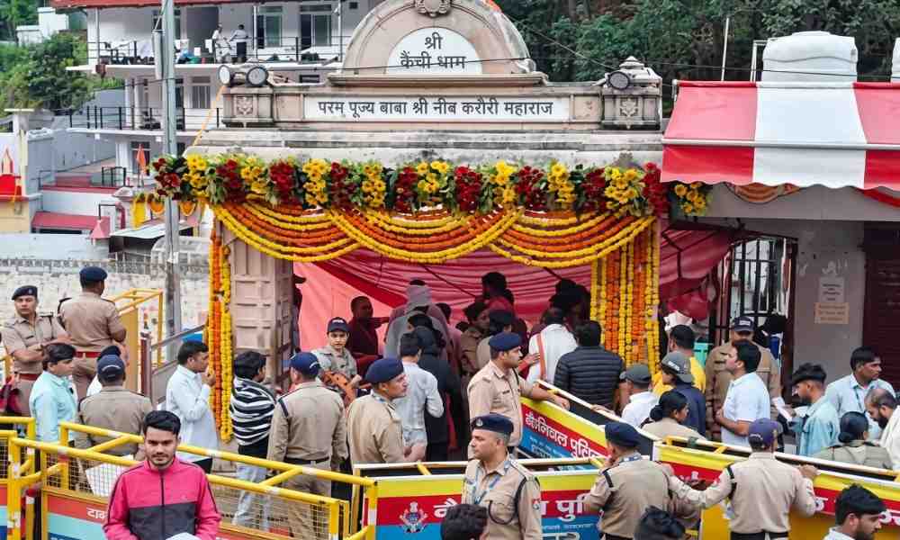 कैंची धाम मेला: स्थापना दिवस पर उमड़ा आस्था का जनसैलाब
