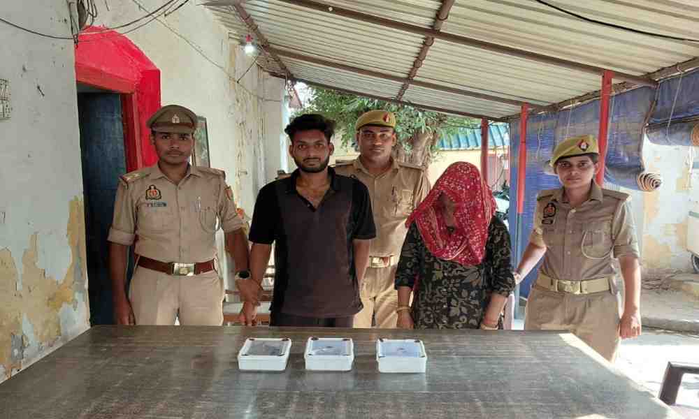 और एटीएम कार्ड चुराकर साफ किए 17 लाख से ज्यादा, मां-बेटा गिरफ्तार