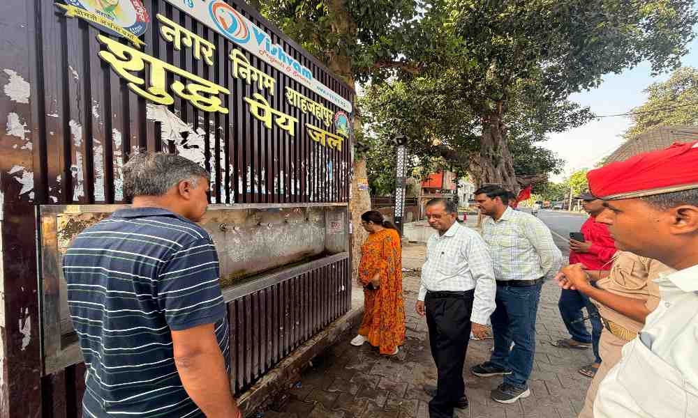 शाहजहांपुर को स्वच्छ और सुंदर बनाने के लिए महापौर खुद उतरीं जमीन पर, जोन-1 में औचक निरीक्षण कर अधिकारियों को दिए कड़े निर्देश
