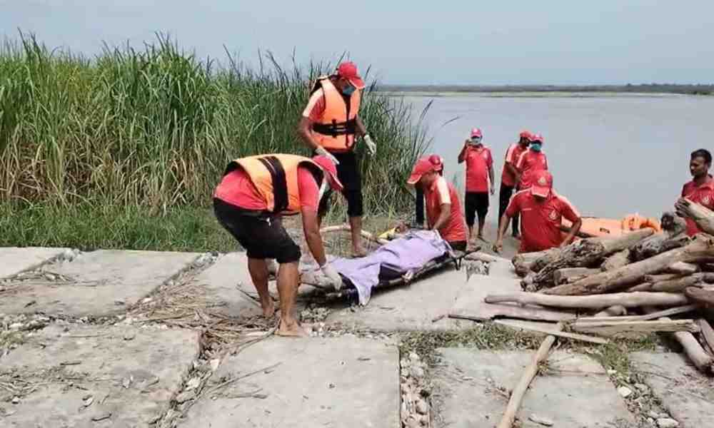 नेपाल से बहकर भारत आ रहे शव, यूपी के महराजगंज में 3 लाशें बरामद