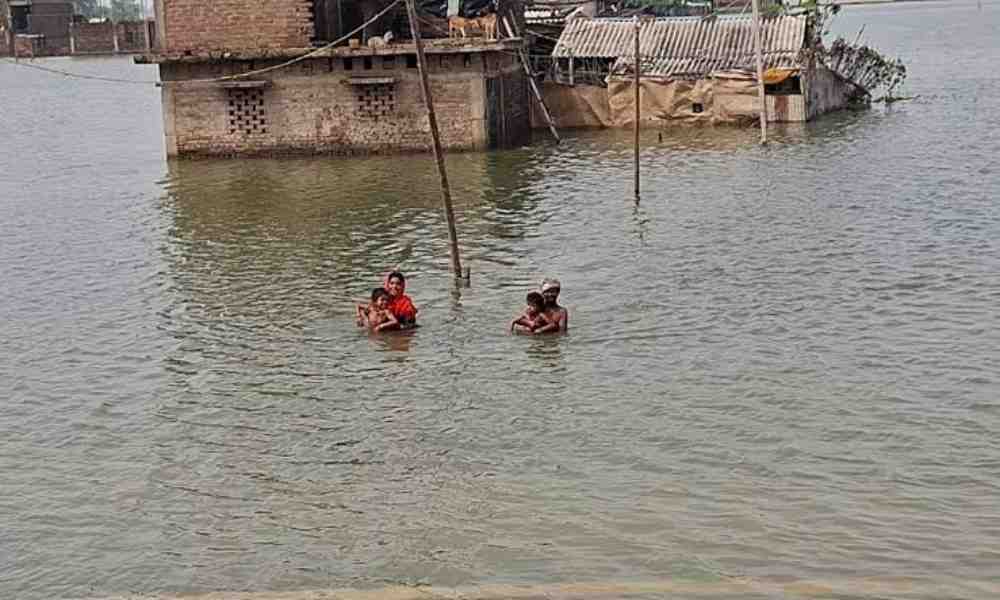 पटना में टूटा 2016 का रिकॉर्ड, खतरे के निशान के पार गंगा; बिहार के 11 जिलों की 17 लाख आबादी बाढ़ से बेहाल