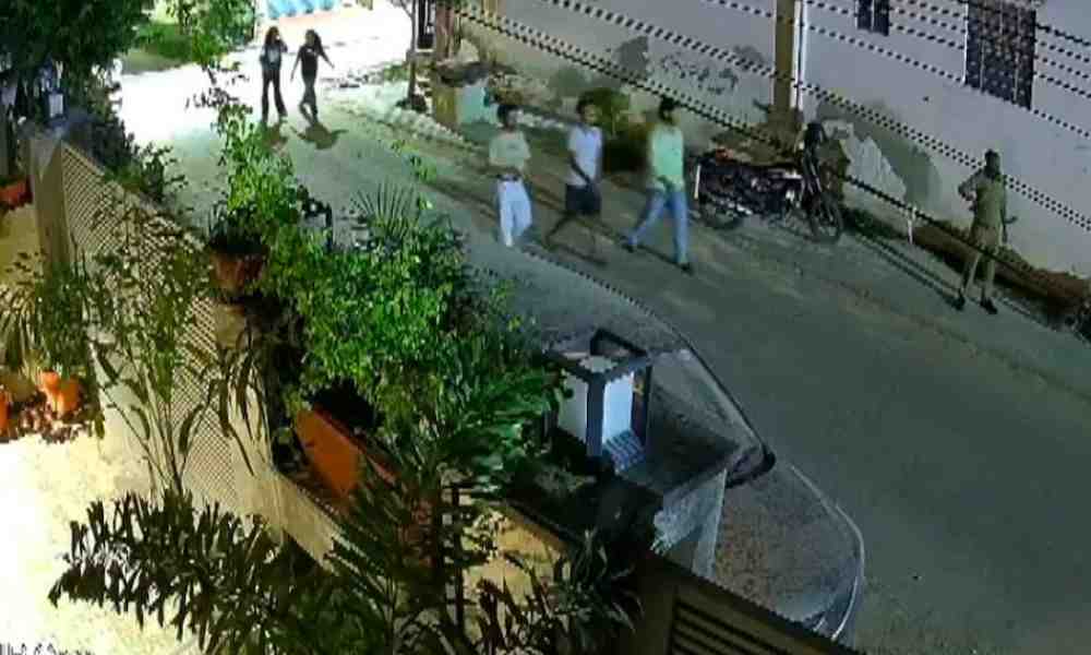 चोरों से बरामदगी के चक्कर में जयपुर पुलिस ने ही पार कर दी बाइक, CCTV ने खोली झूठी कहानी की पोल